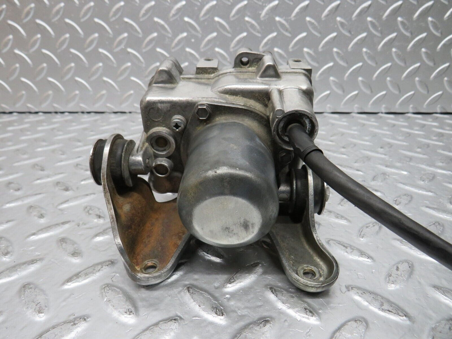 29815 Mercedes-Benz W123 230E Cruise Control Actuator 0015457532