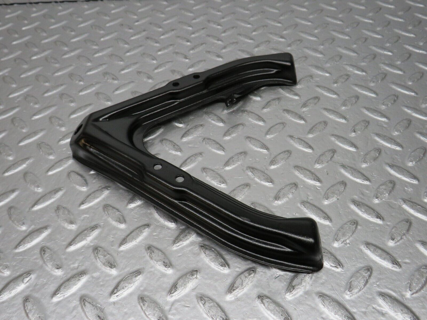 31693 Mercedes-Benz W201 190LE 1.8L Air Intake Manifold Bracket