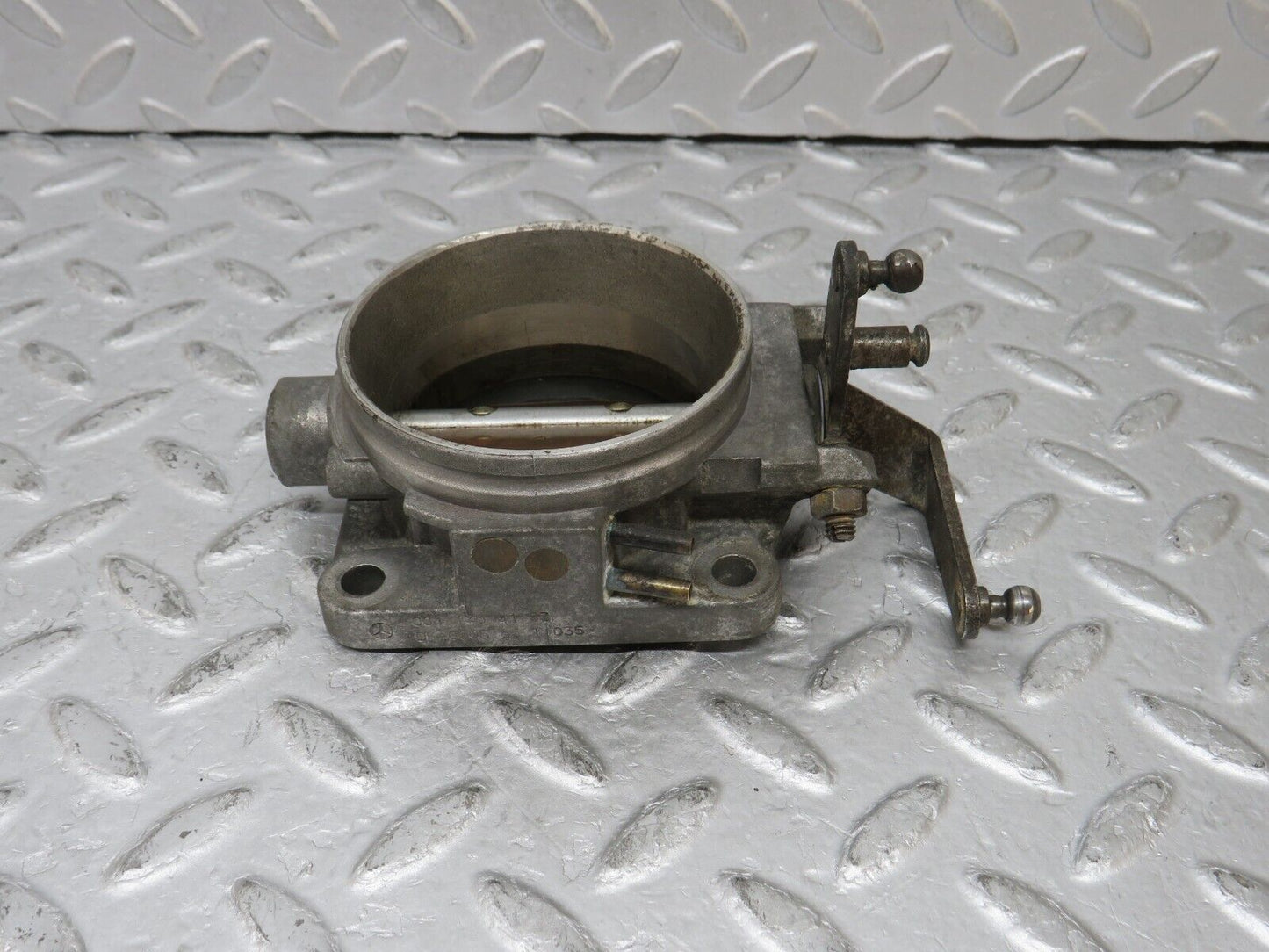35431 Mercedes-Benz R107 280SL Throttle Body Valve 0011404153