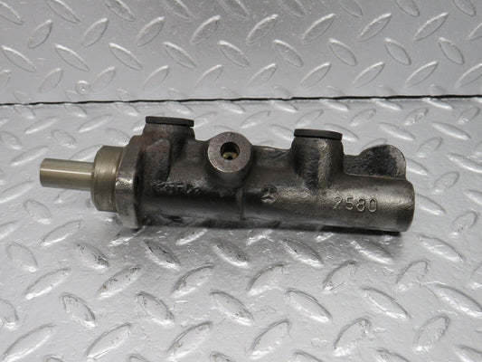 40703 Mercedes-Benz W123 300D Brake Master Cylinder Bendix