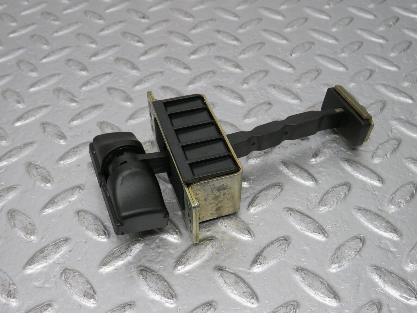 32279 Mercedes-Benz W220 S430 Front Left Door Safety Check Strap