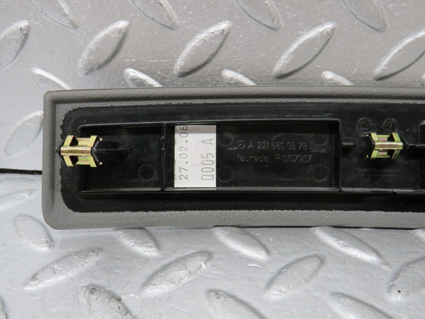 35159 Mercedes-Benz W221 CD Player Lower Cover Panel 2216800578