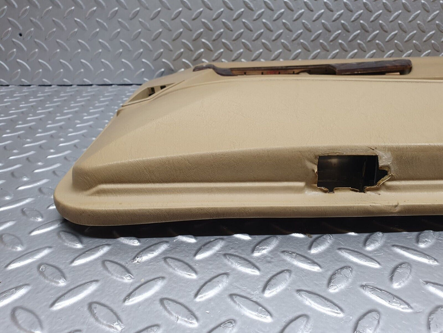 41118 Mercedes-Benz W126 300SE Front Right Door Card Beige 1267270270