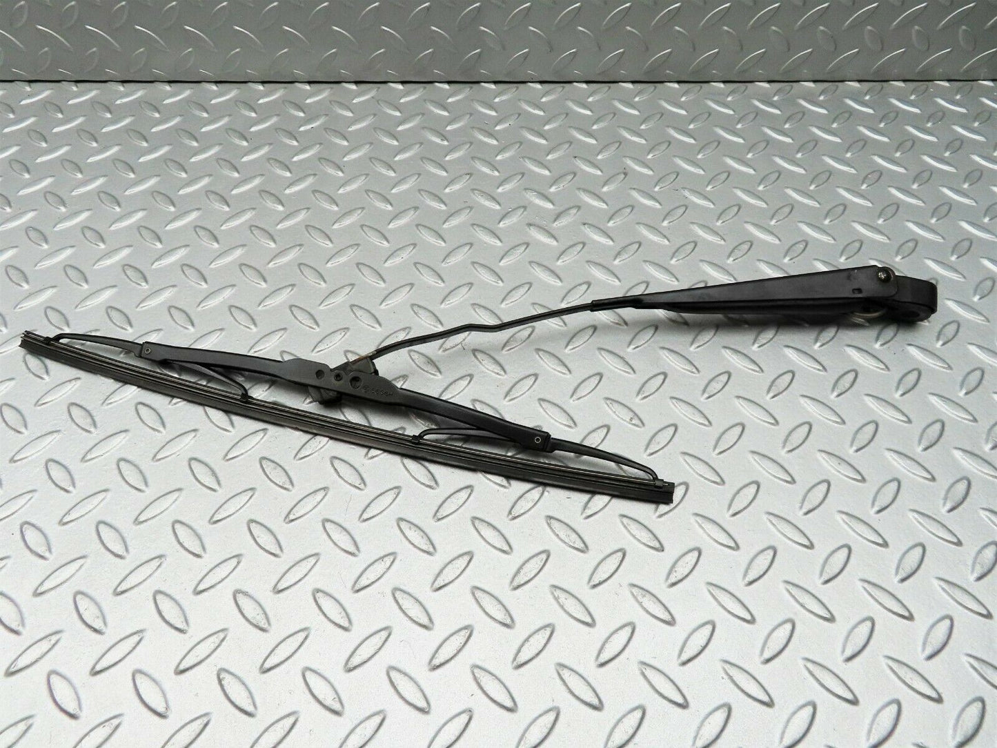 3934 Mercedes-Benz S123 200T Wagon Front Left Wiper Arm Bosch 3399990553