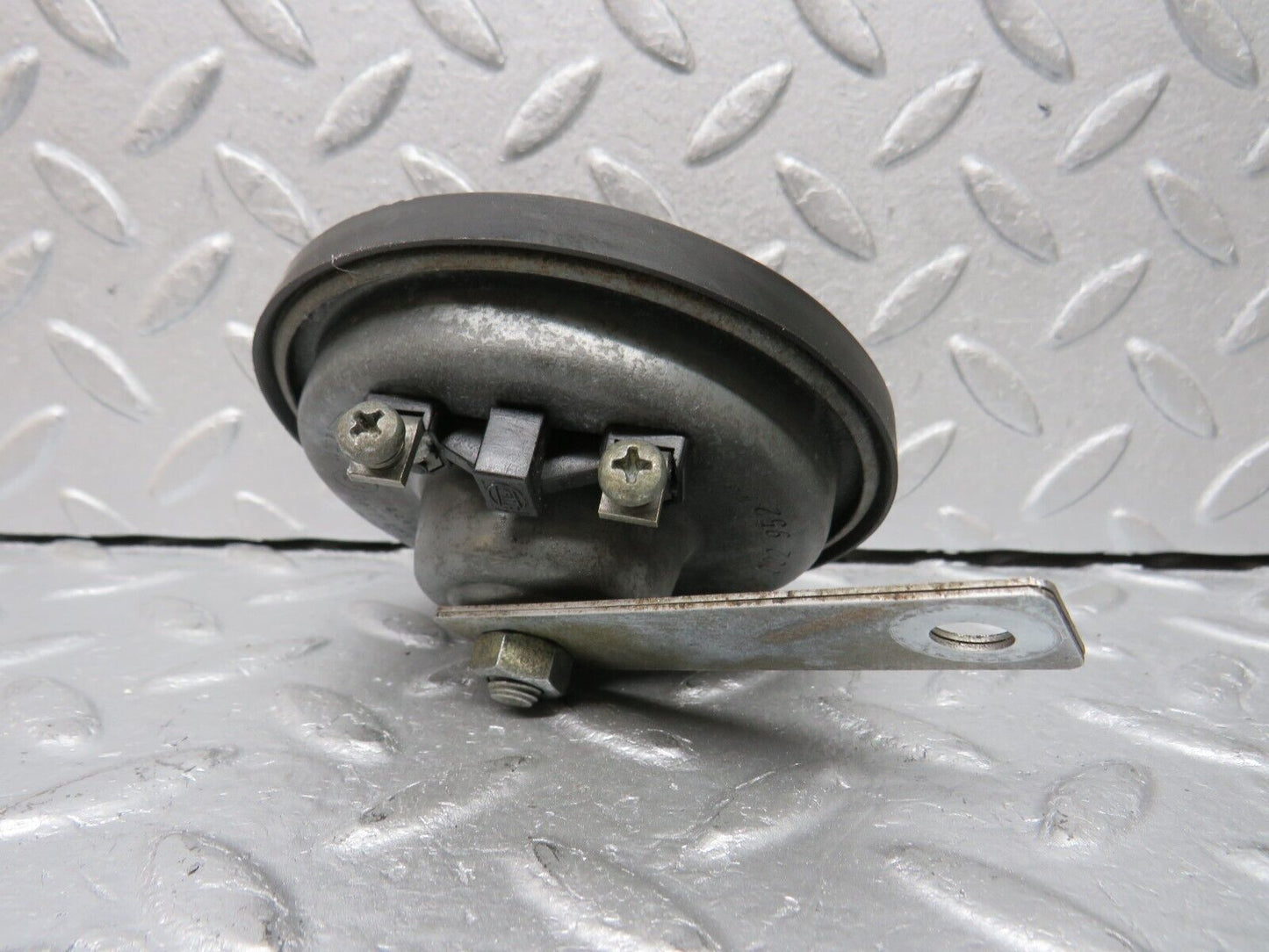 38054 Mercedes-Benz A124 320E Cabriolet Horn 1248202726