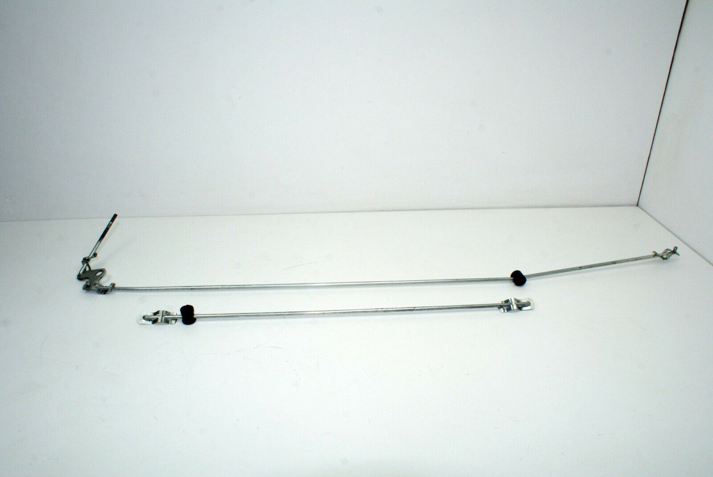 2073 Mercedes-Benz W105 219 PONTON Door Lock Control Bar Rear Right