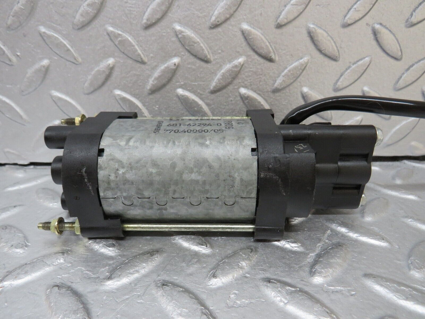 37068 Mercedes-Benz C126 420SEC Coupe Front Right Seat Adjustment Motor Brose