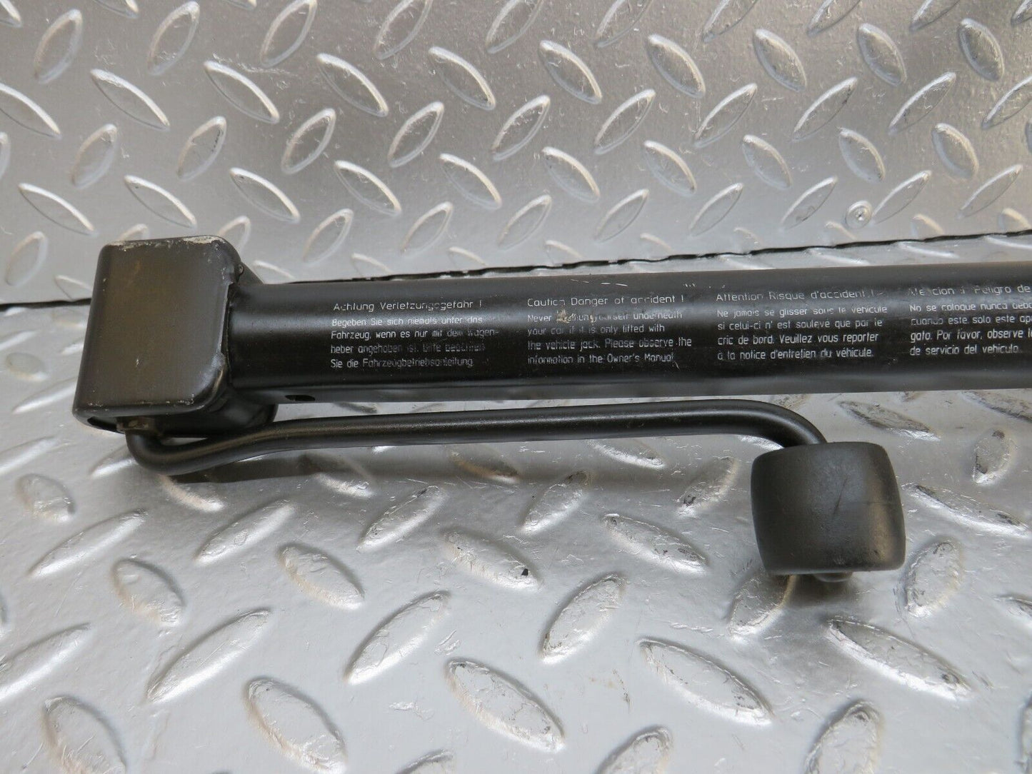 32729 Mercedes-Benz W201 Car Jack 2105830115