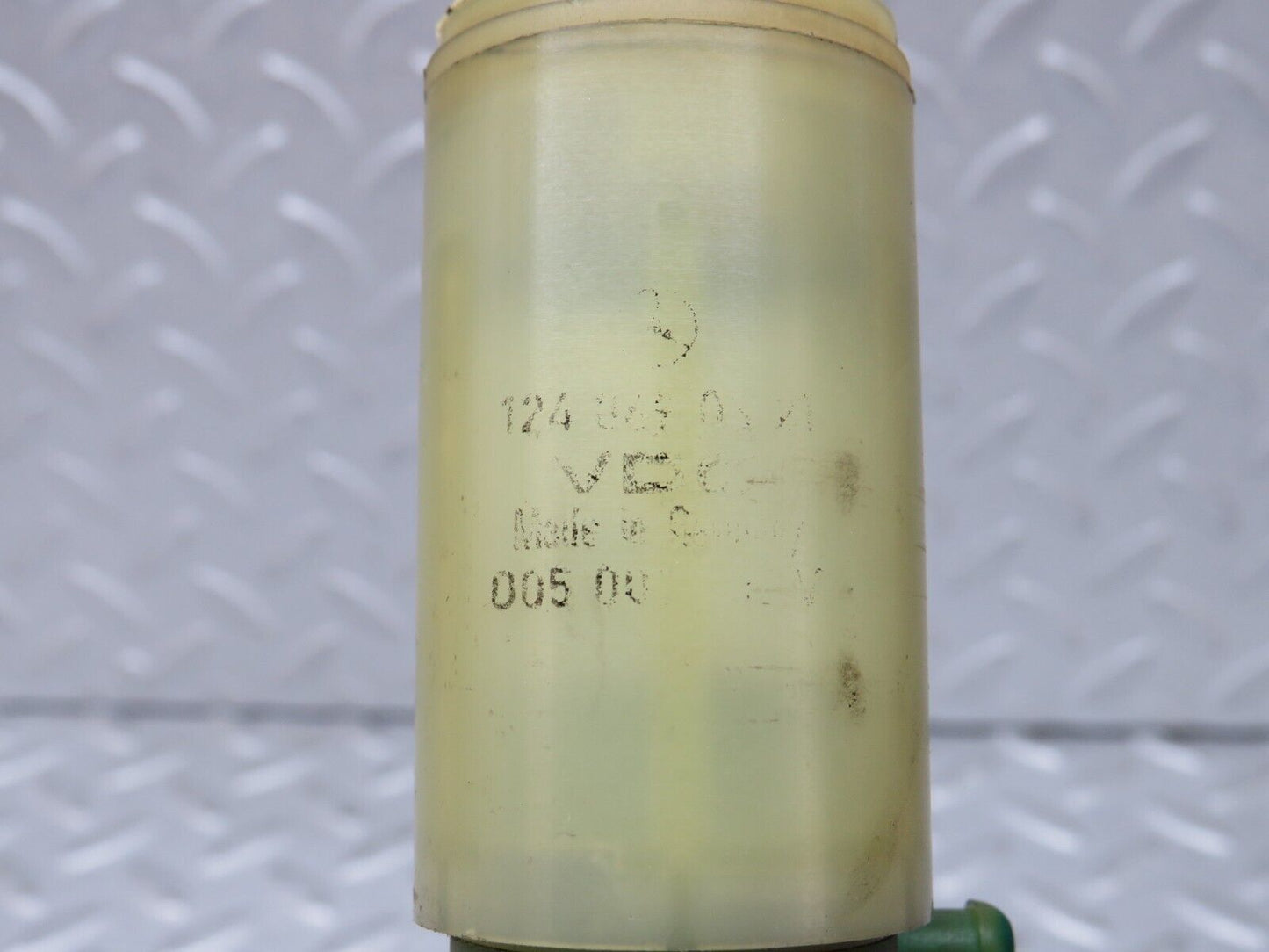 37740 Mercedes-Benz A124 320E Cabriolet Windscreen Washer Pump VDO