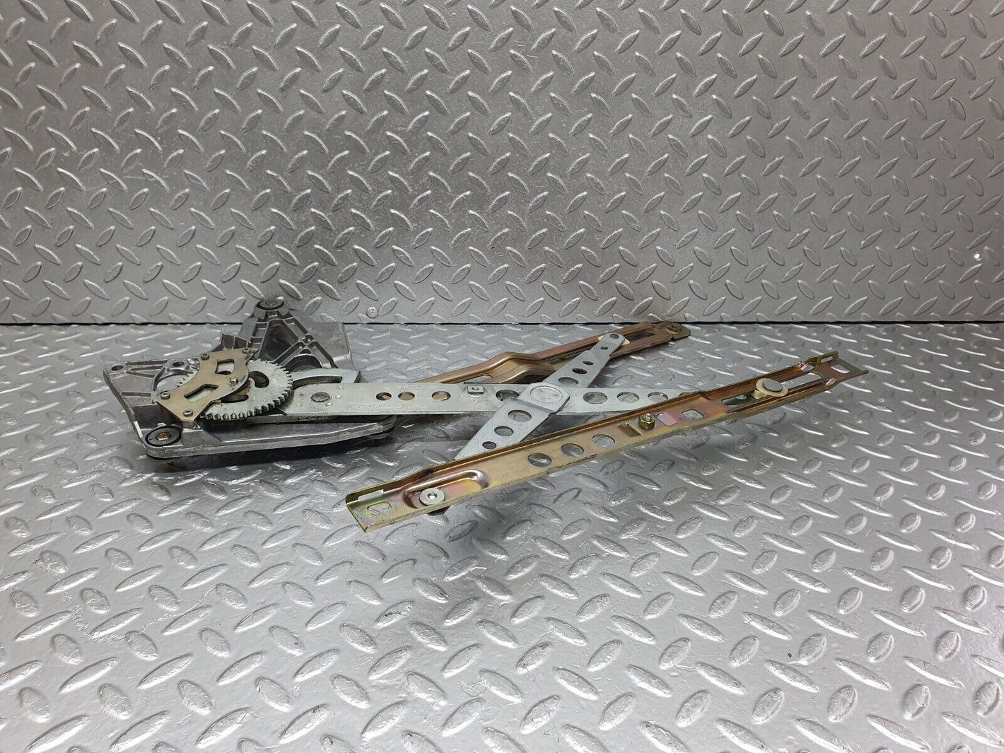 43744 Mercedes-Benz C126 380SEC Coupe Front Right Power Window Regulator 1267202646