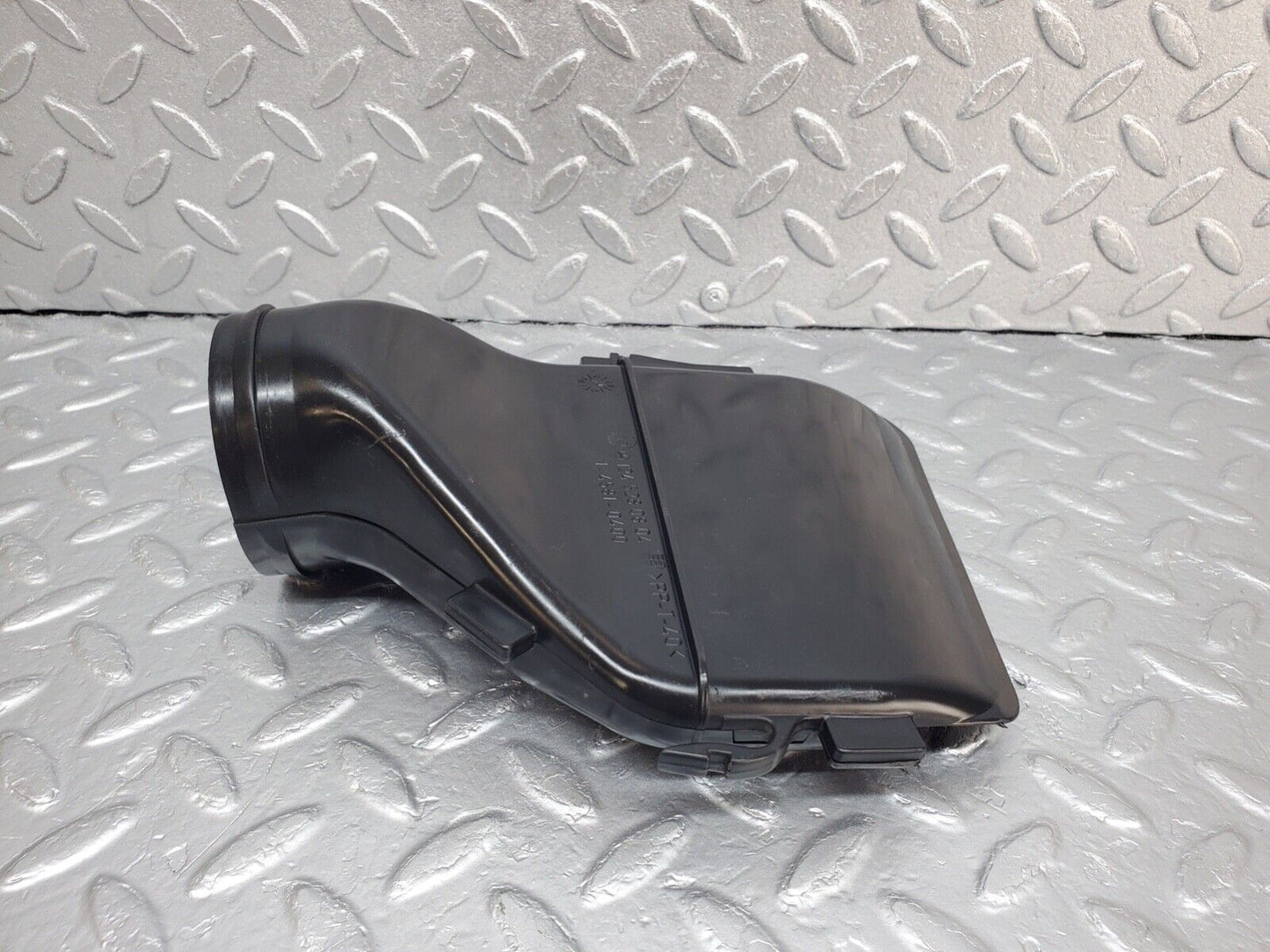 44647 Mercedes-Benz W124 220E Air Intake Suction Pipe 1245280804