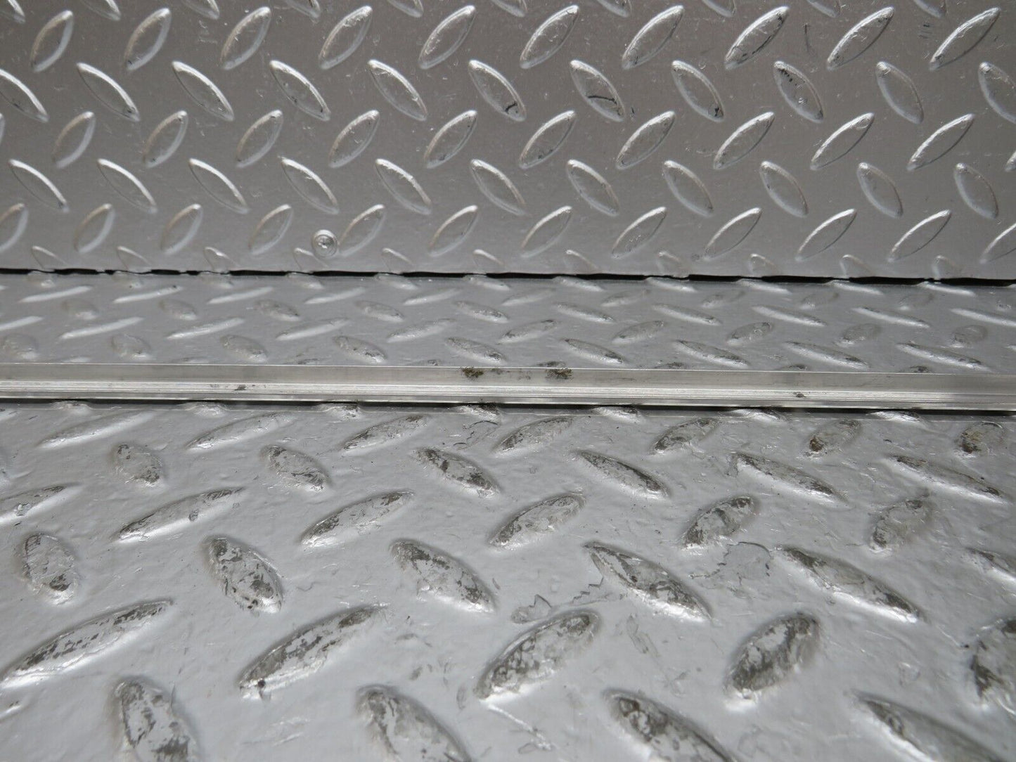 26360 Mercedes-Benz W116 450SE Sunroof Chrome Trim