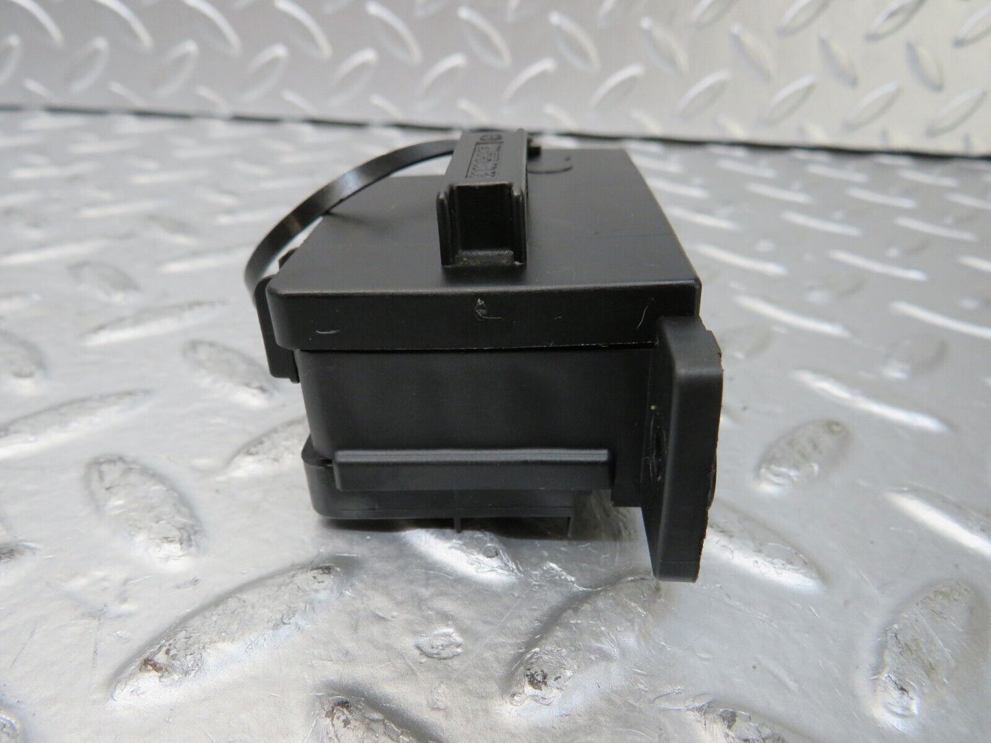25952 Mercedes-Benz W124 280E Diagnostic Connector 1295455540 1295450003