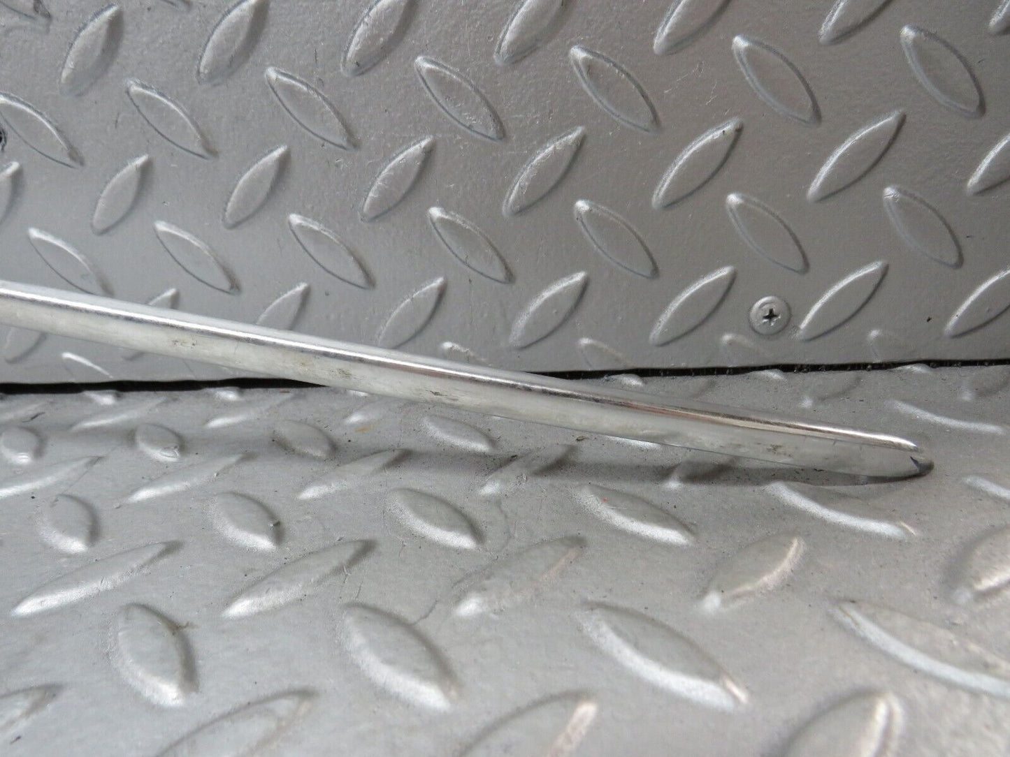 37374 Mercedes-Benz W109 300SEL Roof Chrome Moulding Right Side
