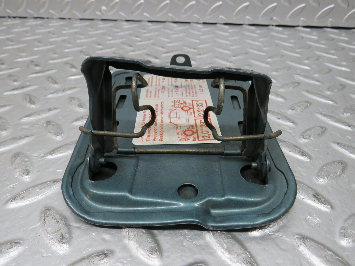 29850 Mercedes-Benz W123 230E Fuel Tank Flap Cap 1237500106