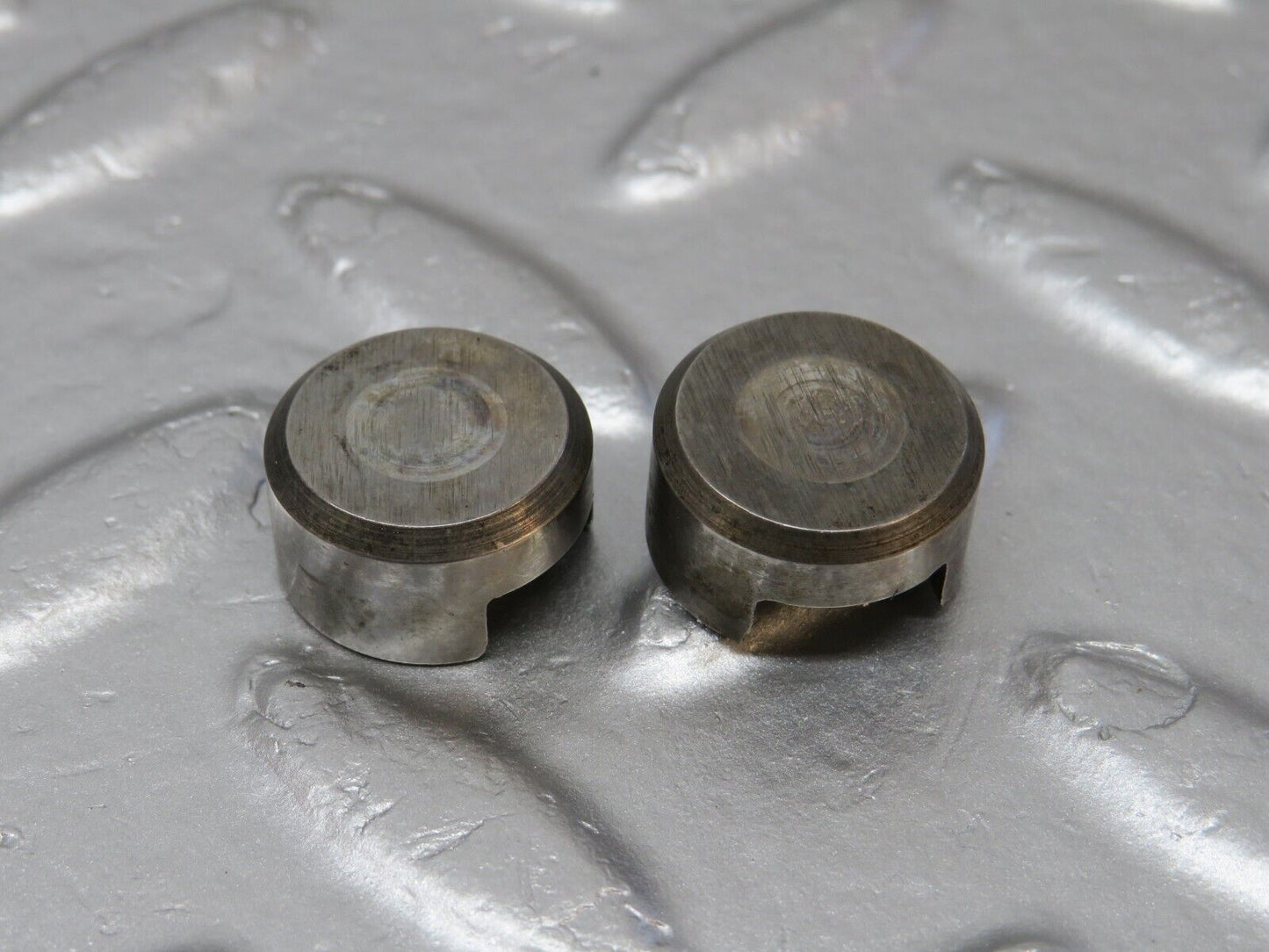 40045 Mercedes-Benz R107 350SL Rocker Arm With Valve Tappet