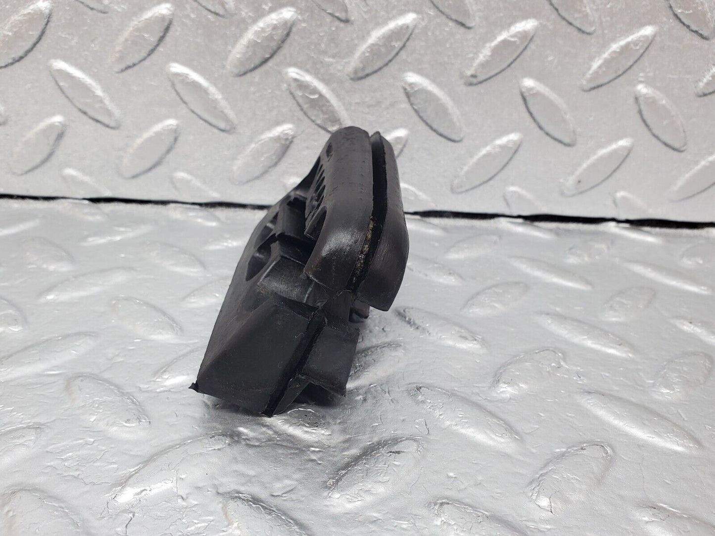 45725 Mercedes-Benz W126 420SE Firewall Grommet Right Side 1269971981