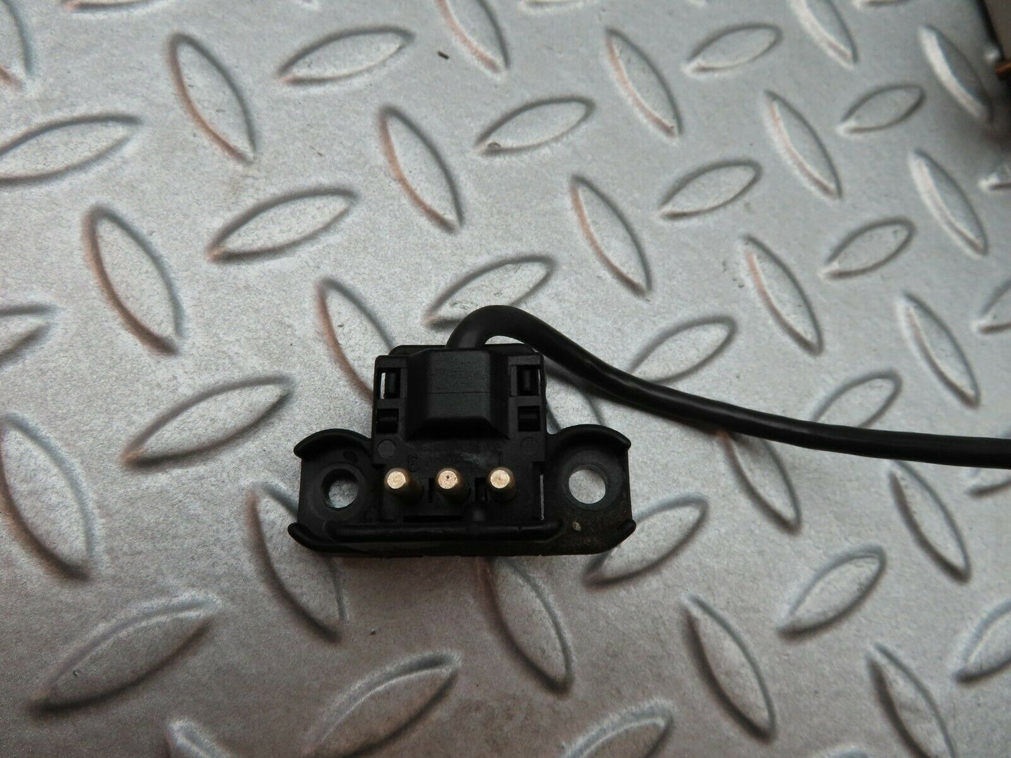 5610 Mercedes-Benz W124 230E Throttle Body Valve With Switch 0011409053