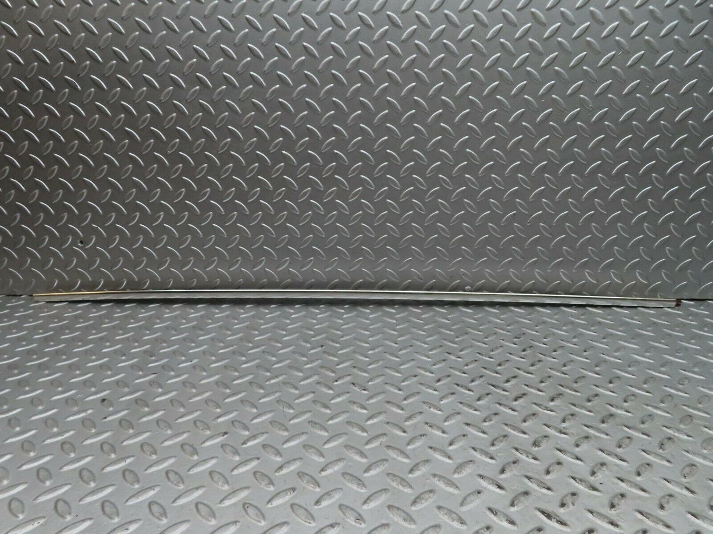 17889 Mercedes-Benz W116 450SEL Roof Chrome Moulding Trim Right Side