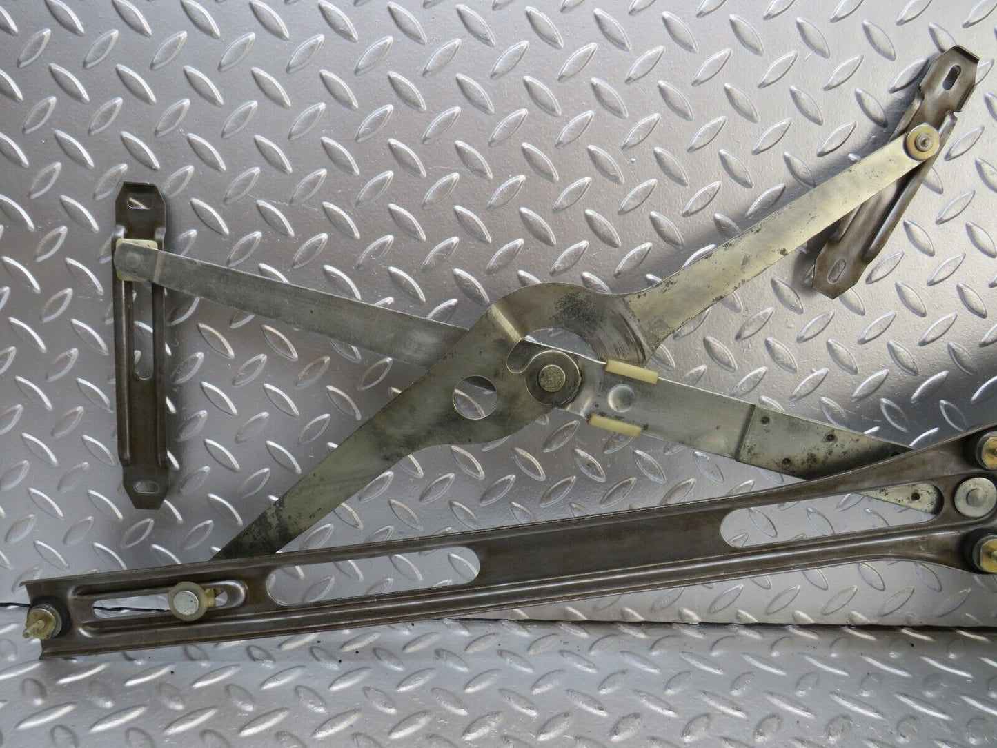 25080 Mercedes-Benz R107 C107 Front Left Power Window Regulator 1077200746