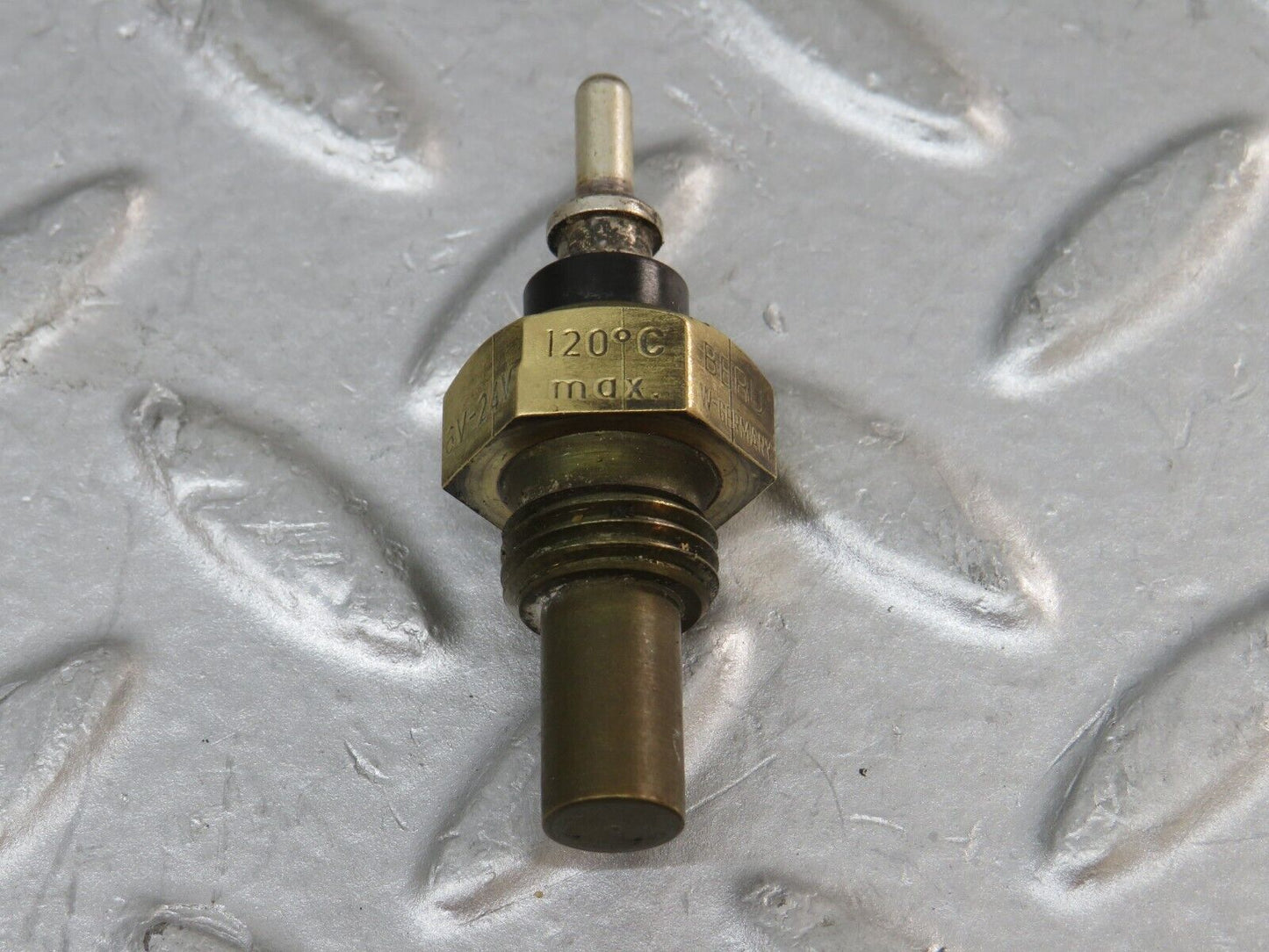 35514 Mercedes-Benz R107 280SL Coolant Temperature Sensor Beru 005542261