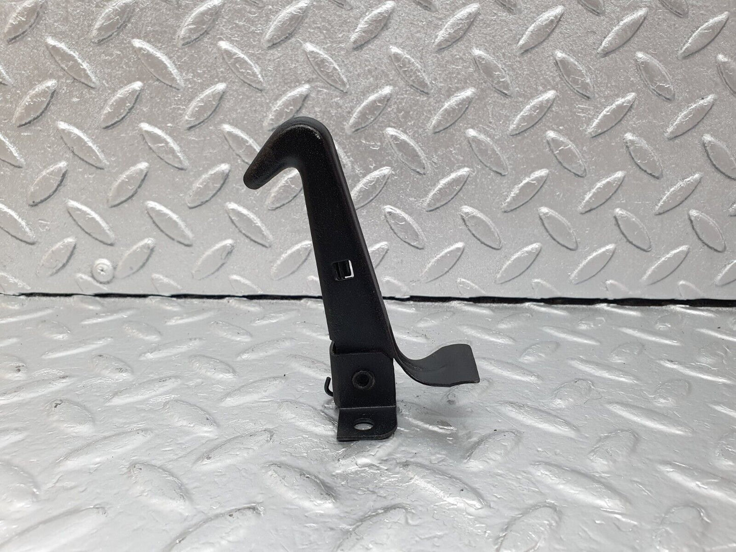 43256 Mercedes-Benz W108 280SE Bonnet Safety Latch