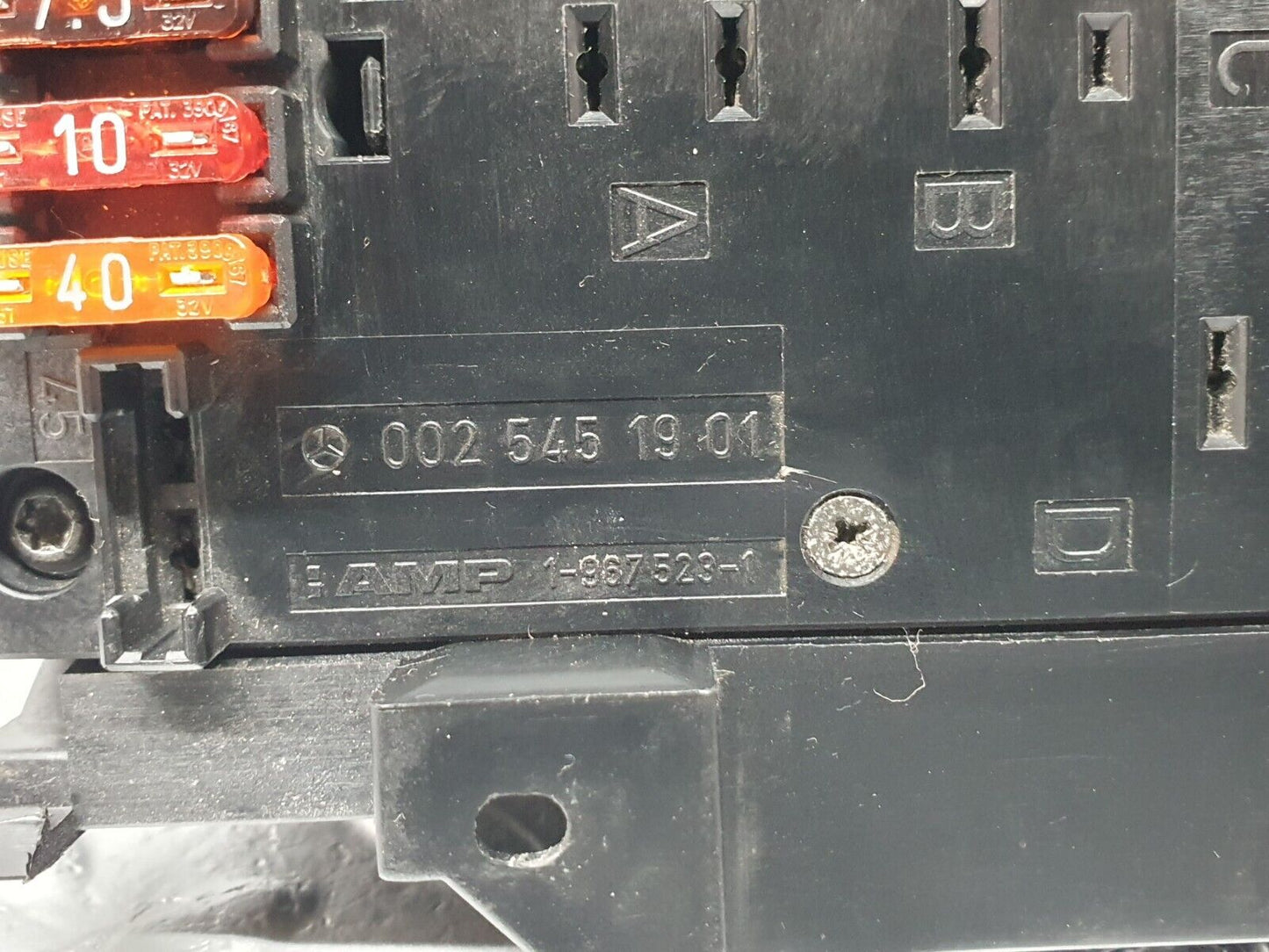 41815 Mercedes-Benz W202 C200 Relay Box Fuse Box 0095455632 0025451901 2085450340
