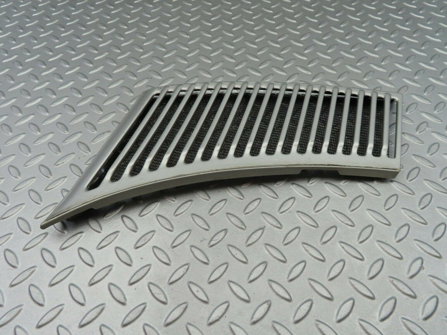6886 Mercedes-Benz C107 350SLC Coupe Air Intake Grill Left Side