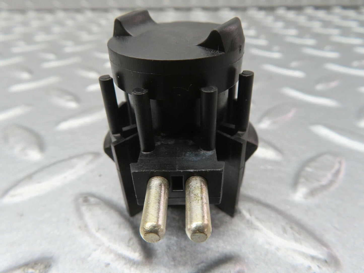 13563 Mercedes-Benz W123 200 Gearbox Kickdown Switch 0015456314