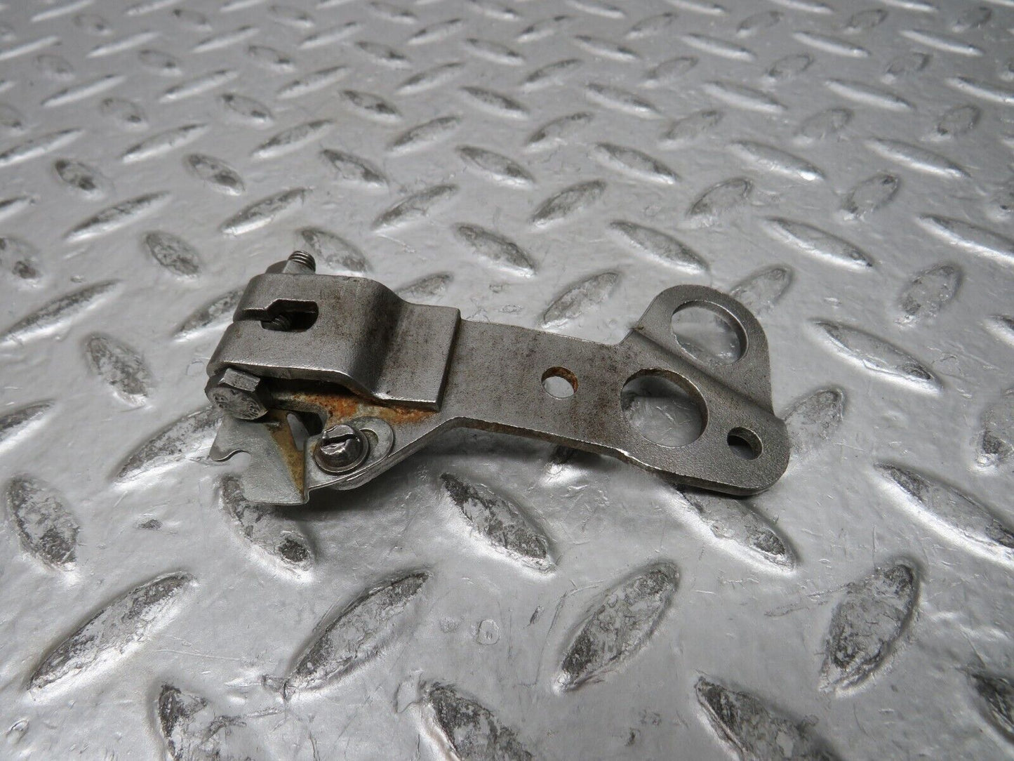 28191 Mercedes-Benz W123 280E Gearbox Linkage Bracket