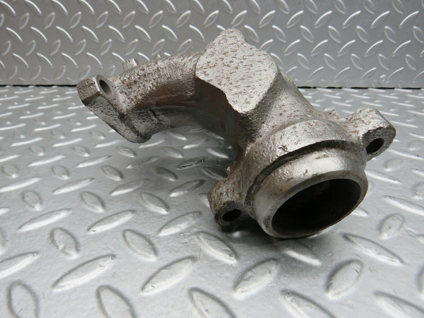 21890 Mercedes-Benz W126 300SE Exhaust Manifold Cylinder 1-3 1031421502