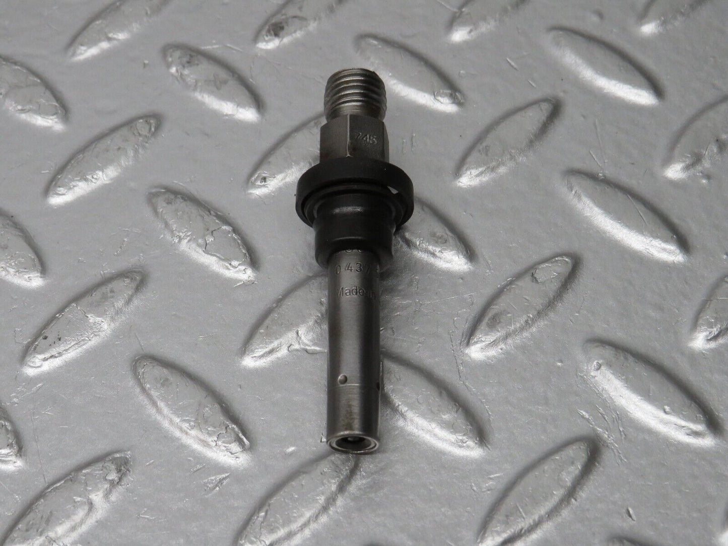 32704 Mercedes-Benz S124 300TE Wagon Fuel Injector Bosch 0437502010