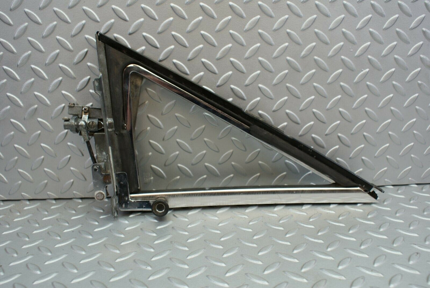 2715 Mercedes-Benz W108 280SE Quarter Window Glass Front Right