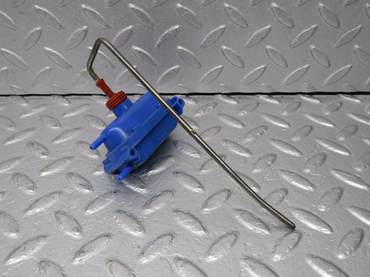 39149 Mercedes-Benz R107 500SL Coupe Fuel Tank Flap Cap Vacuum Actuator