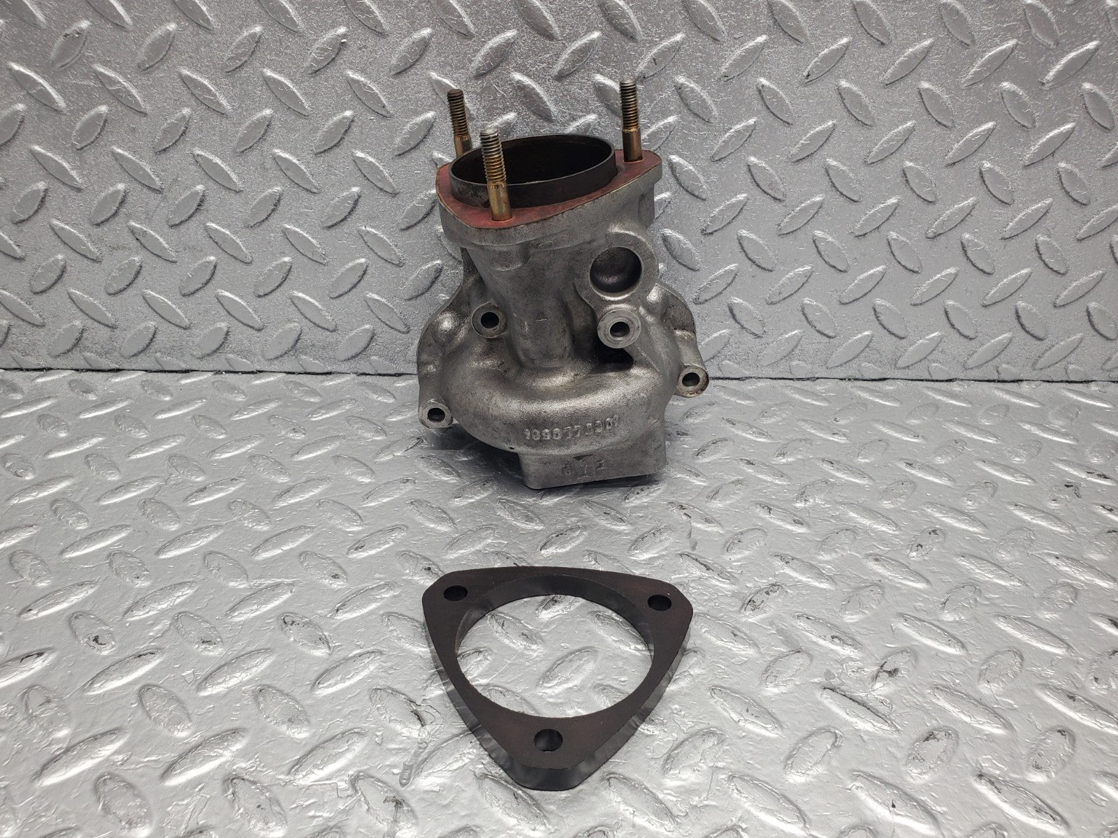W112 injection pump drive housing used OEM