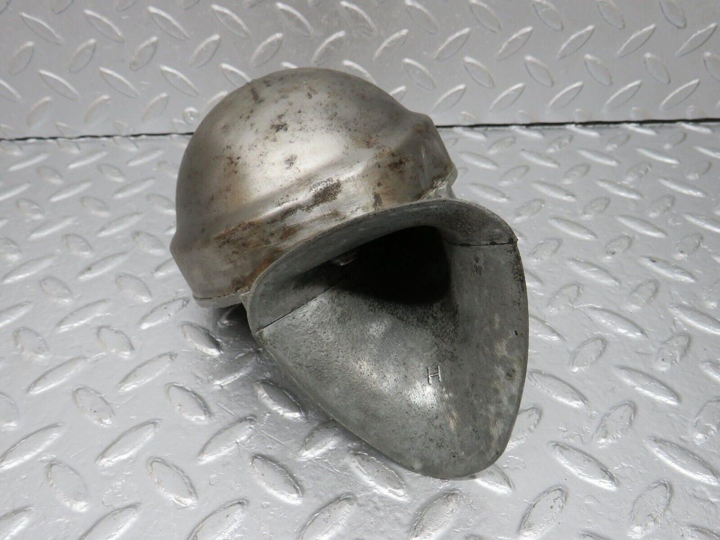 40362 Mercedes-Benz W110 230 Horn Lucas