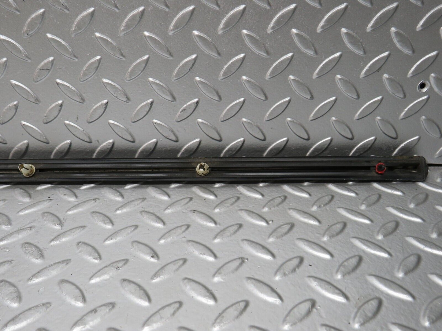 28624 Mercedes-Benz W123 280E Front Left Door Centre Moulding Trim