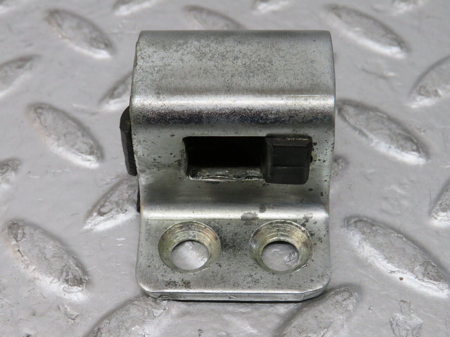 26807 Mercedes-Benz W123 240D Door Lock Latch Rear Right Side