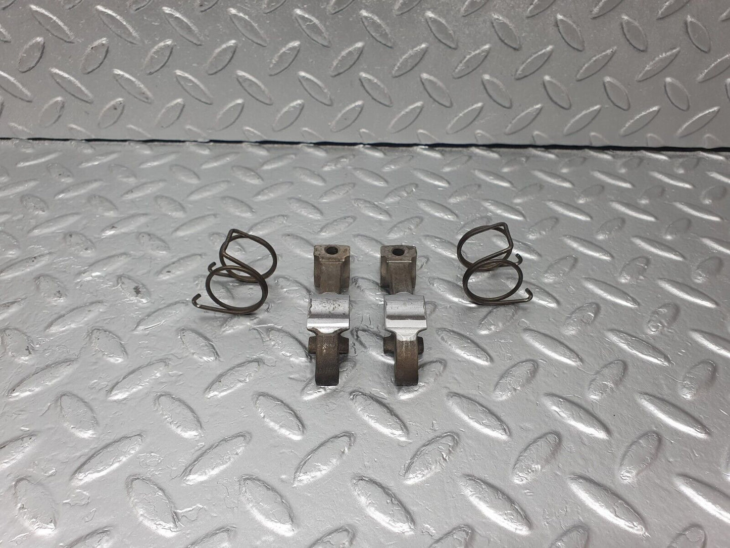 43358 Mercedes-Benz W108 280SE Valve Rocker Arm With Retaining Spring