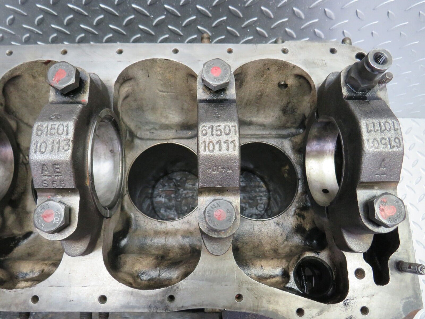 31170 Mercedes-Benz W123 200D Engine Block OM615.940 6150113001