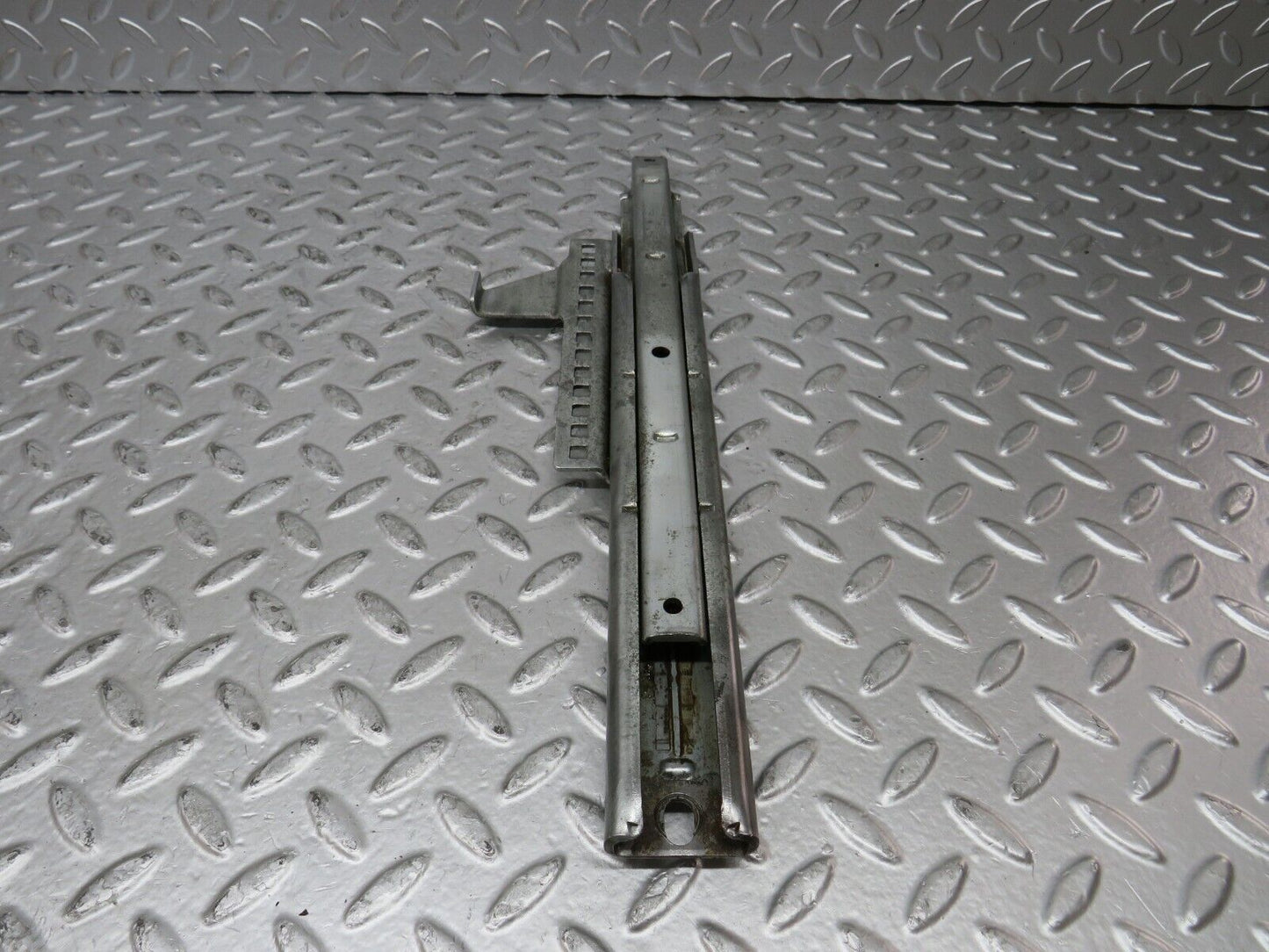 26349 Mercedes-Benz W116 450SE Front Right Seat Rail Pair