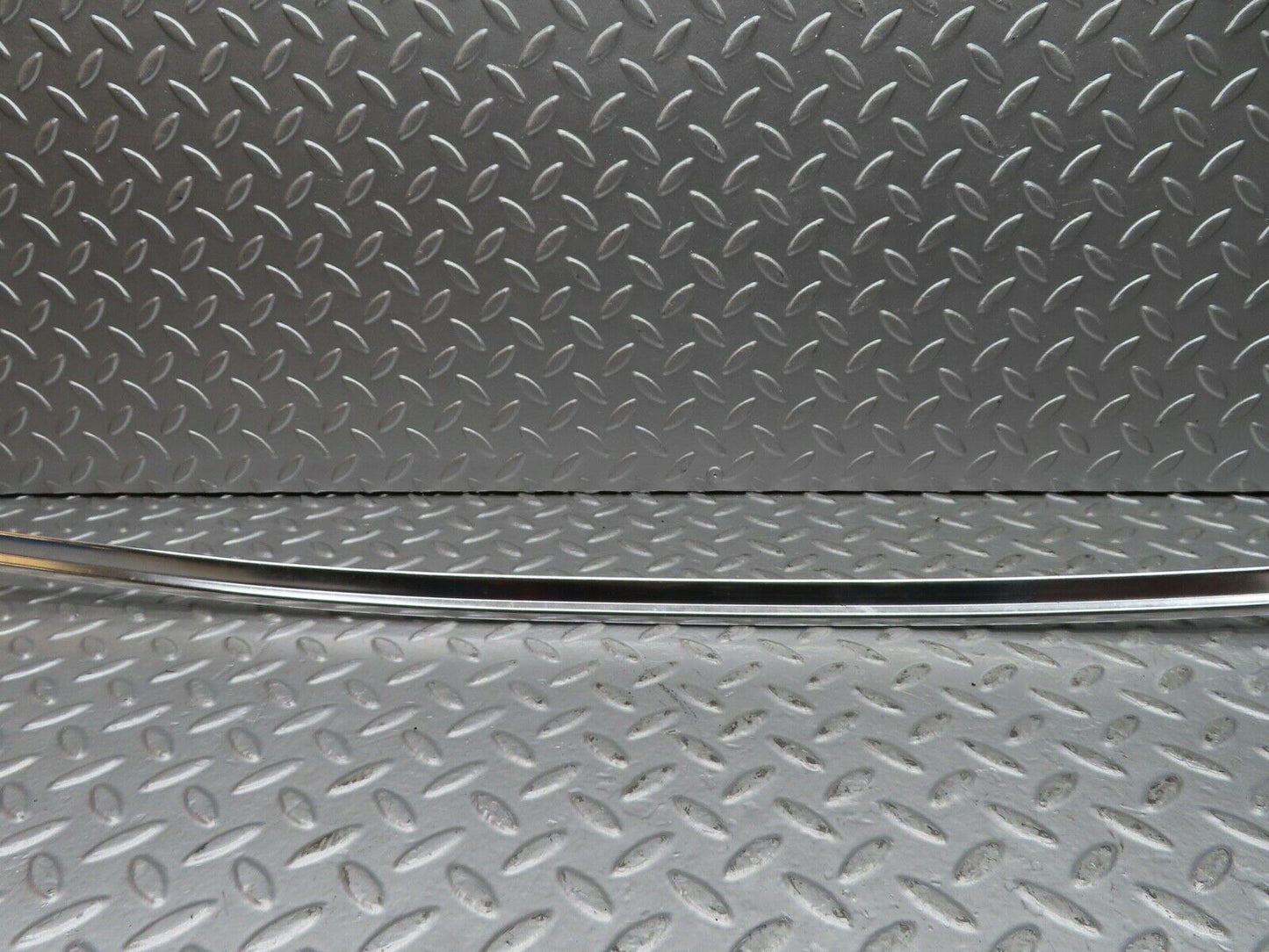 21323 Mercedes-Benz W123 230E Rear Windscreen Chrome Frame