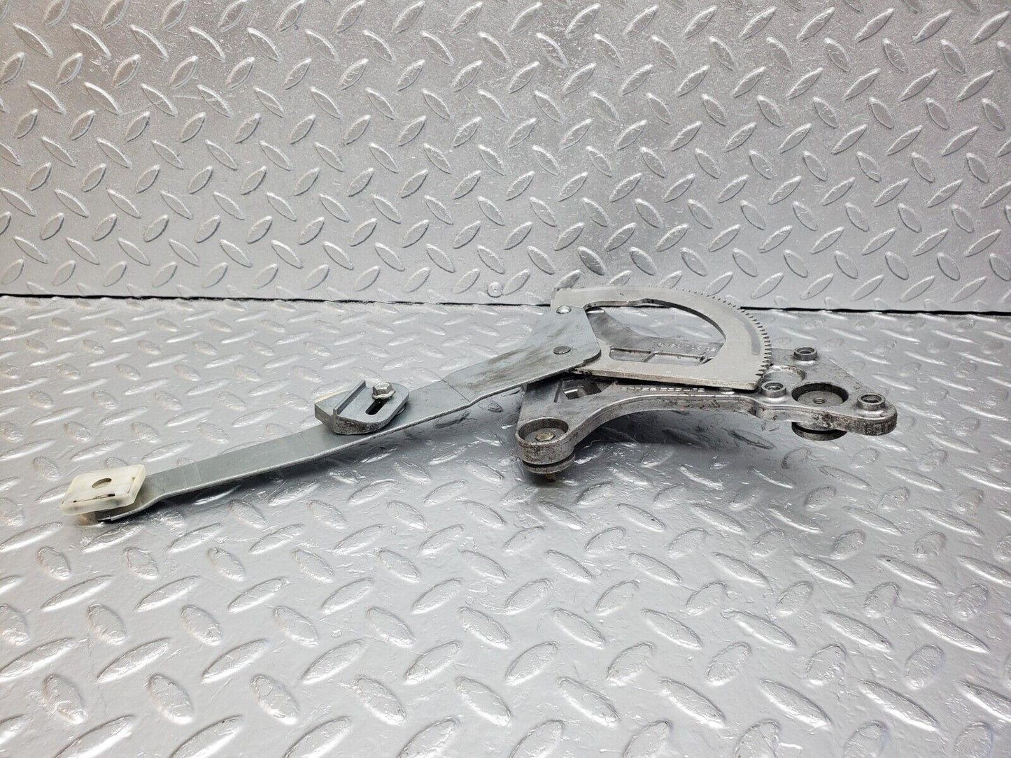 45712 Mercedes-Benz W126 420SE Rear Right Power Window Regulator 1267350211