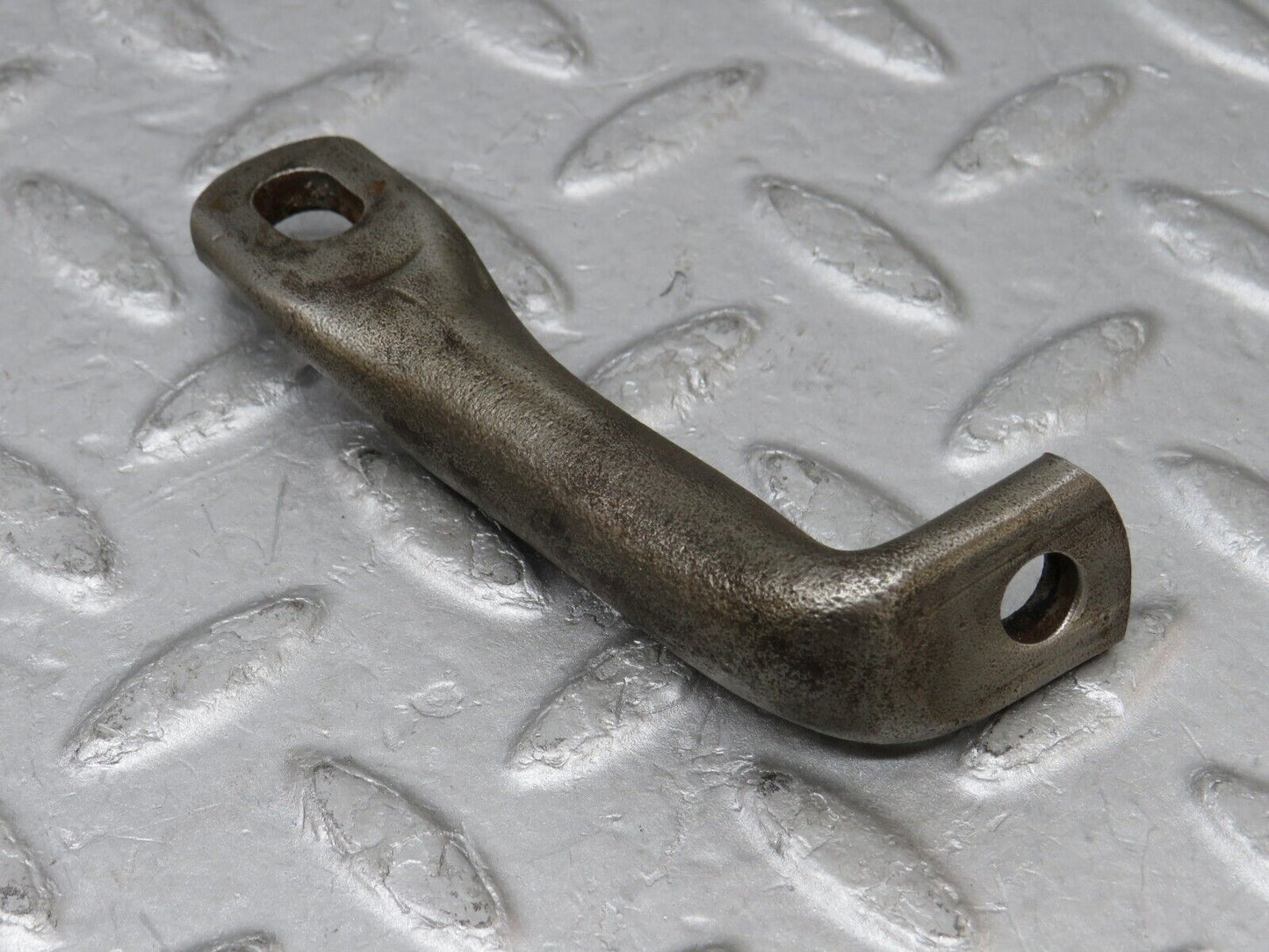 35592 Mercedes-Benz R107 280SL Power Steering Bracket