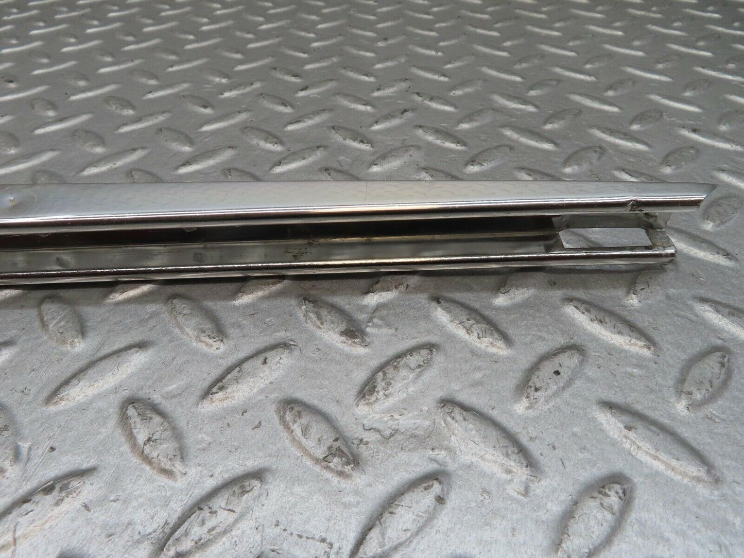 13186 Mercedes-Benz W111 220S Front Right Door Window Chrome Frame