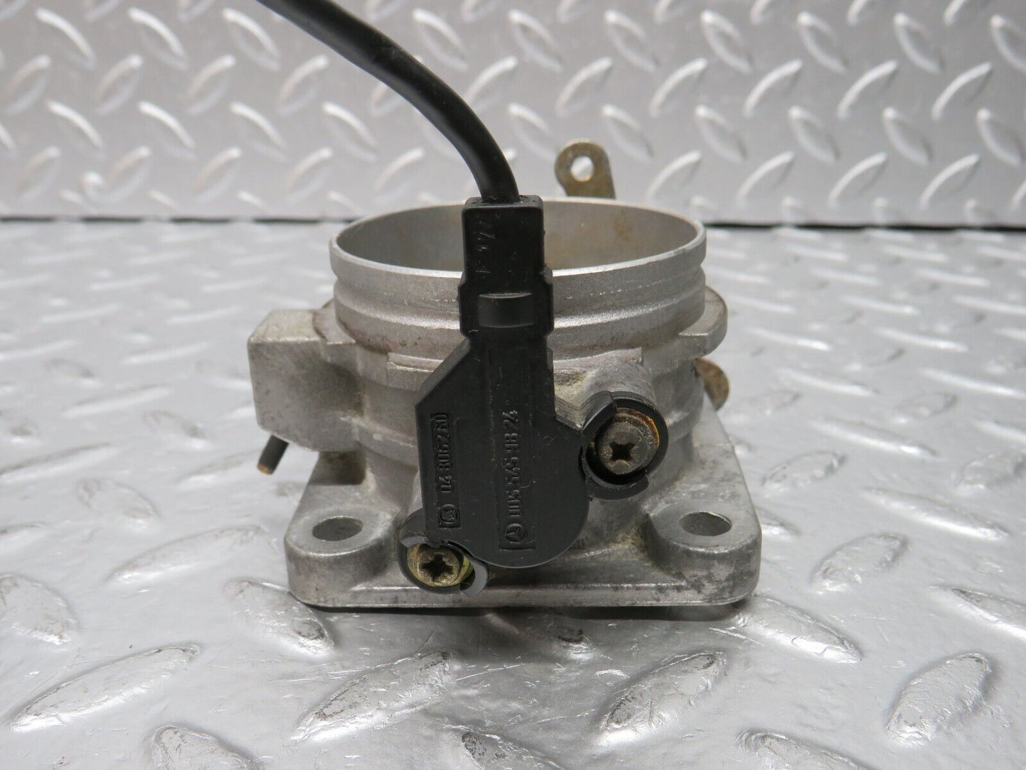 30727 Mercedes-Benz W201 190E Throttle Body Valve With Sensor 0011404453