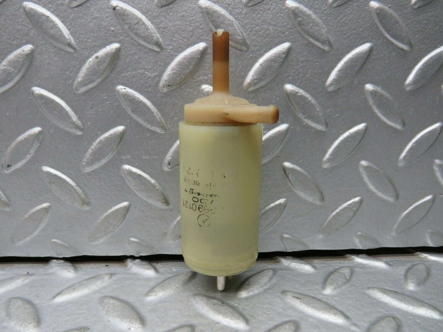 22142 Mercedes-Benz S123 280TE Wagon Windscreen Washer Pump