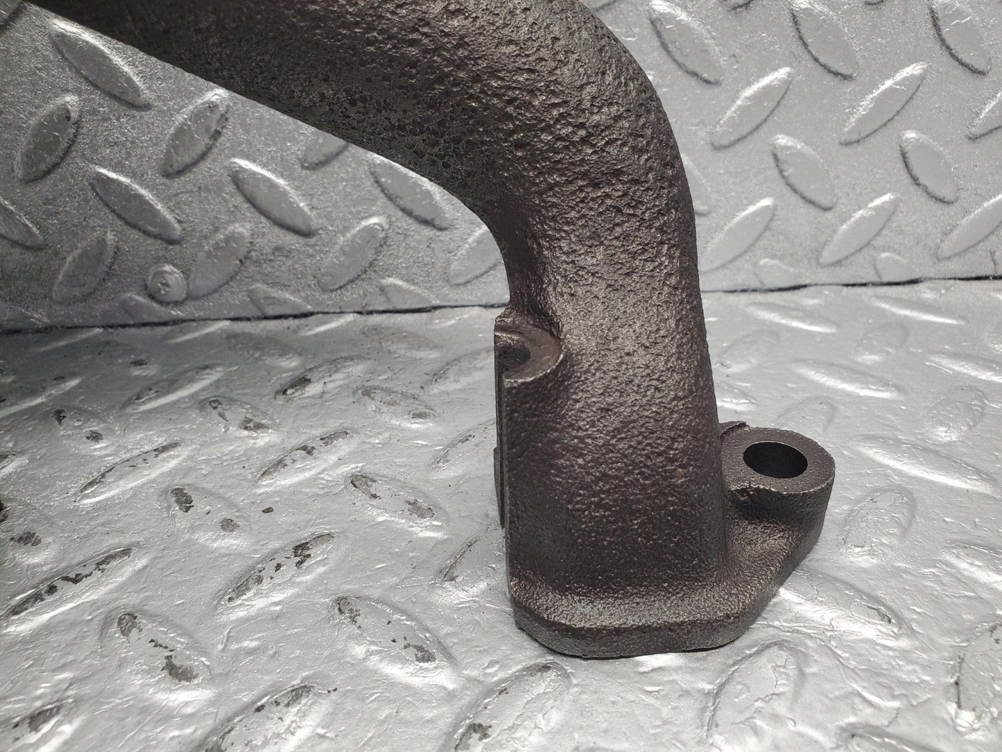 W112 exhaust manifold 4-6 used OEM