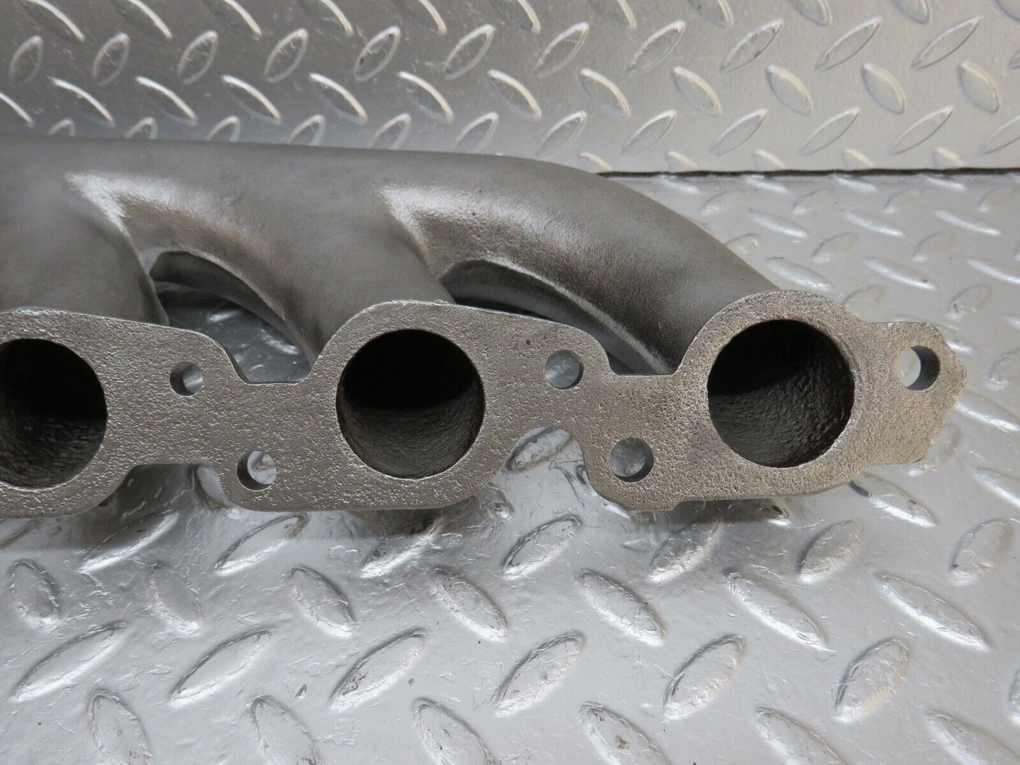 33052 Mercedes-Benz W124 200D OM601 Exhaust Manifold 6011420301