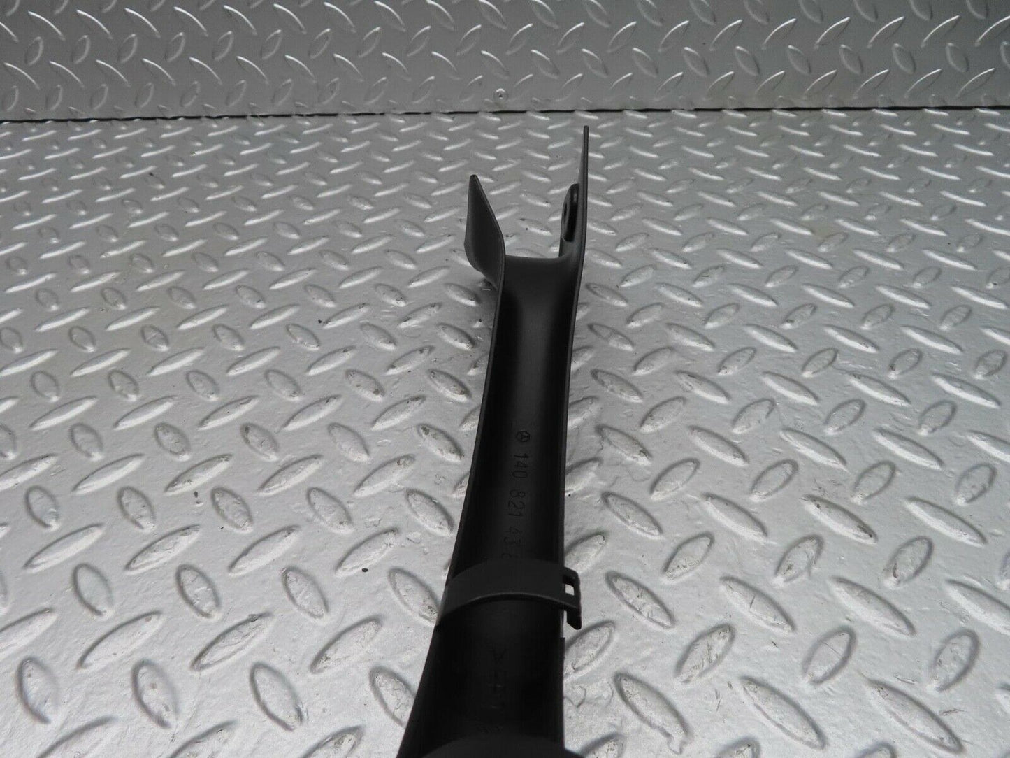 14868 Mercedes-Benz W140 S320 Boot Hinge Plastic Cover Left Side 1408214389